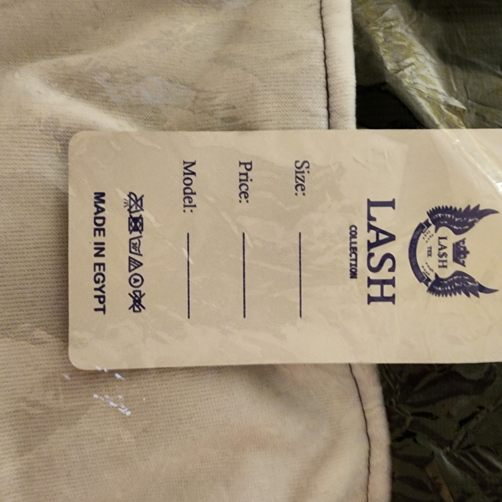 Palestine hoodie, never worn. 100% cotton. Runs small